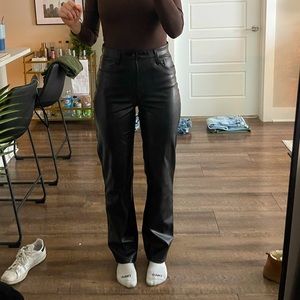 Abercrombie 90's Straight Faux Leather Black Pant Size 8L